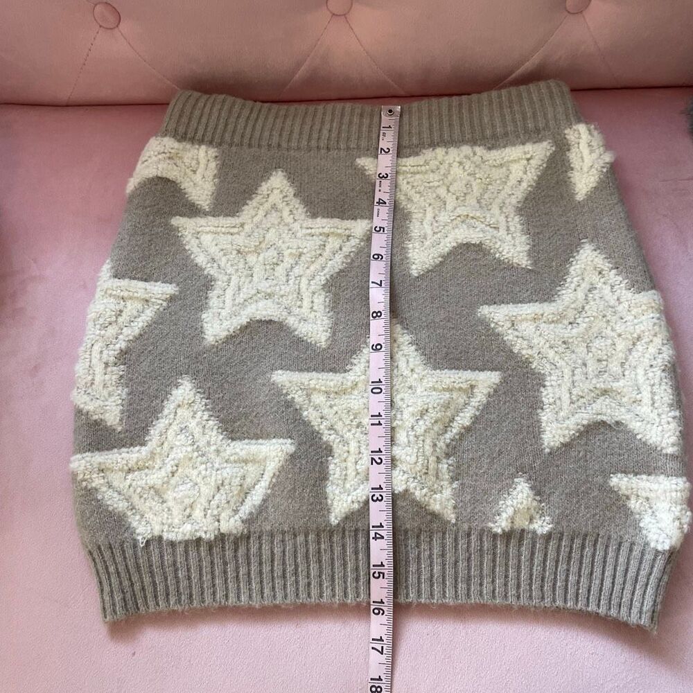 Bucket List Taupe Star Sweater Knit Bodycon Mini Skirt Size Medium - Picture 5 of 7